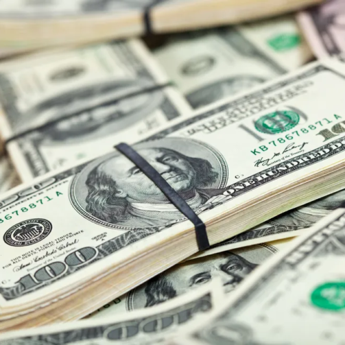muitas-notas-de-dolares-dos-eua